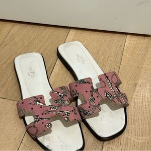 Hermes Pink Patterned Oran Slide Sandals